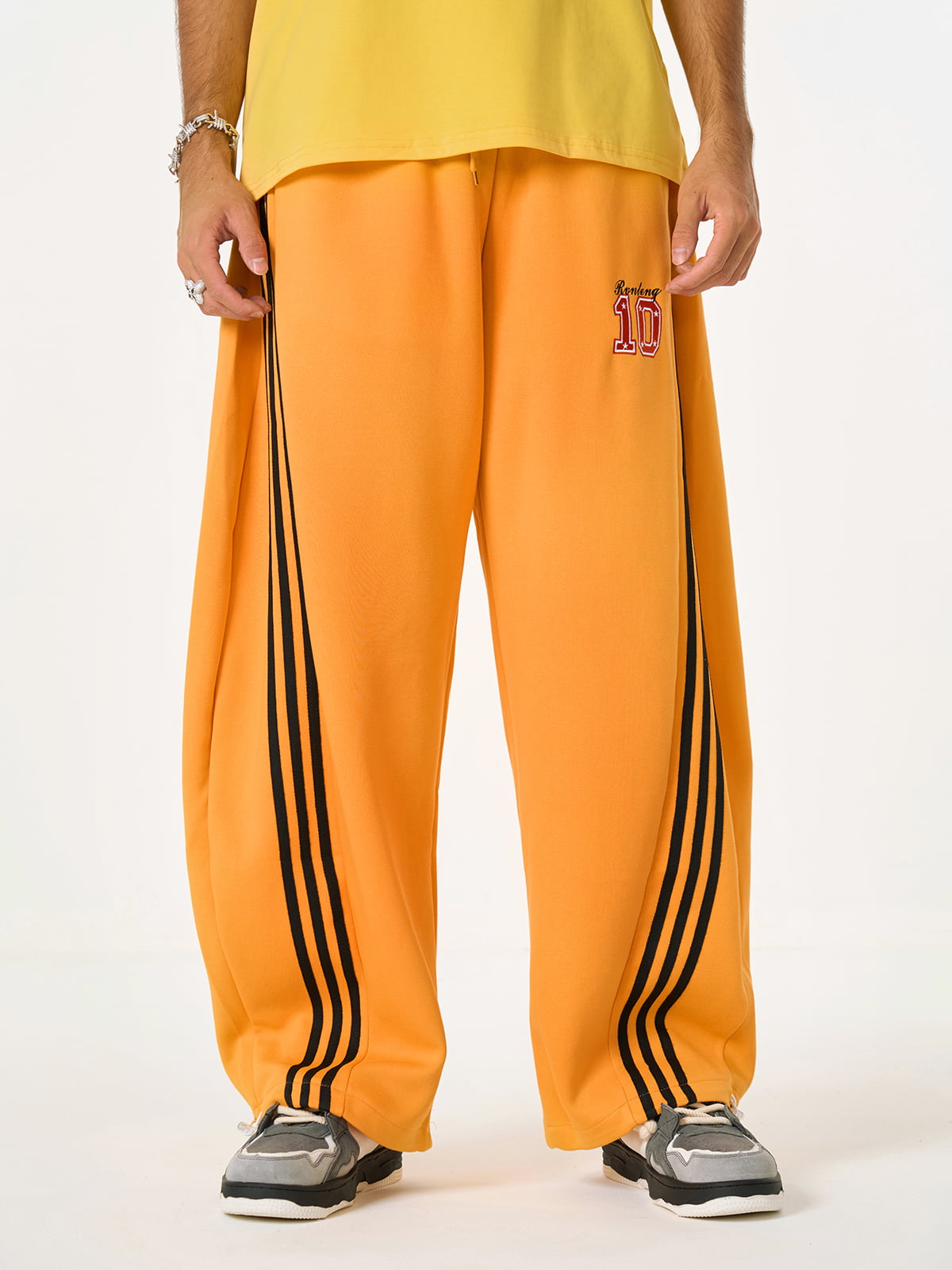 Boutique Mode Paris™ | Pantalon large à rayures latérales vintage style parachutiste