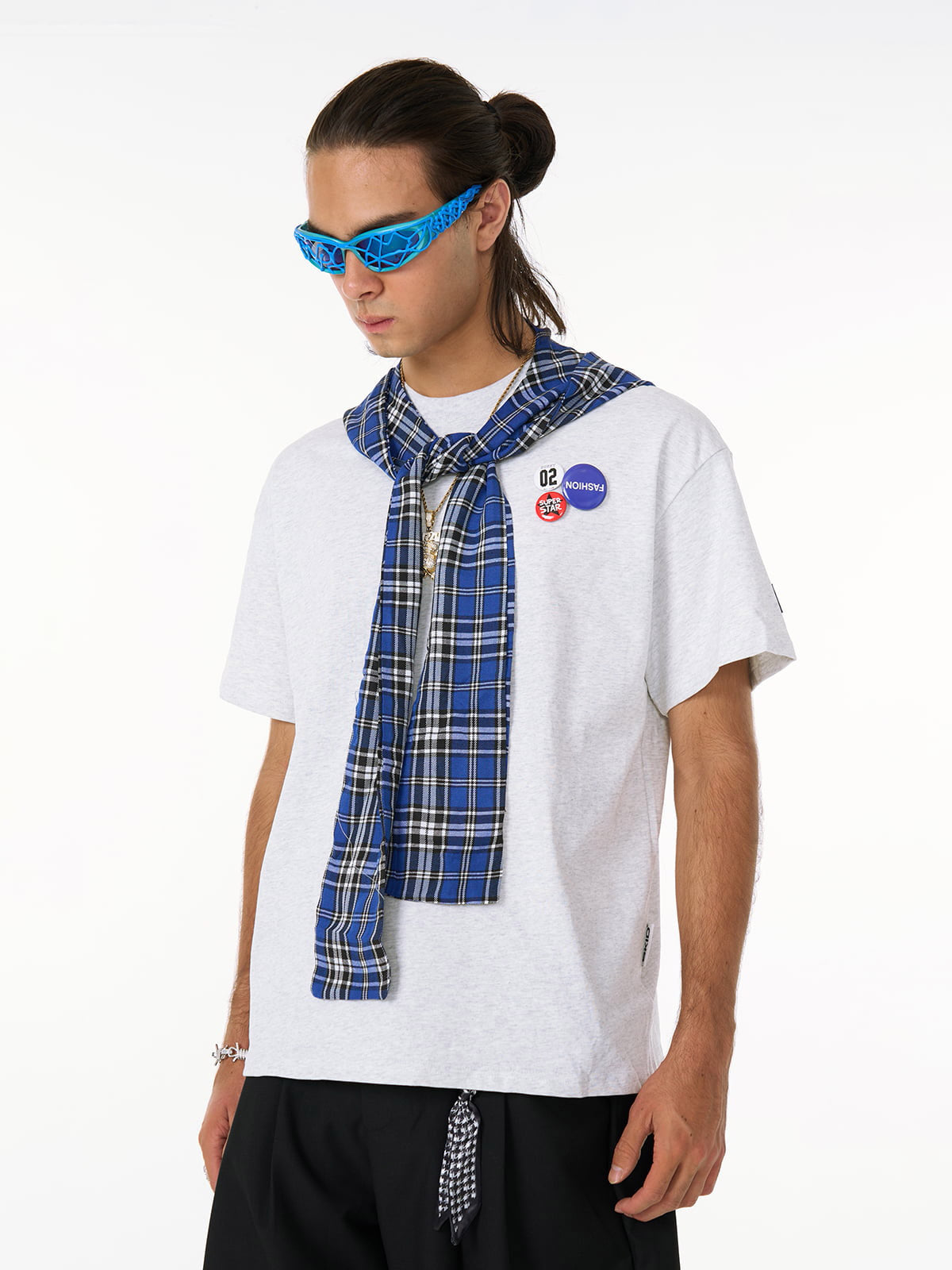 Boutique Mode Paris™ | T- shirt à capuche et cape à carreaux avec badge