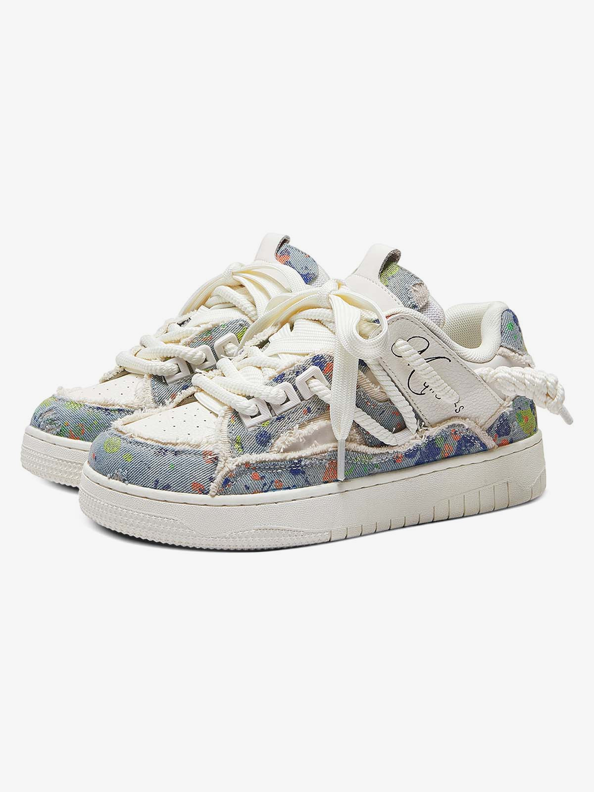 Boutique Mode Paris™ | Série Destruction Baskets à pompons contrastés