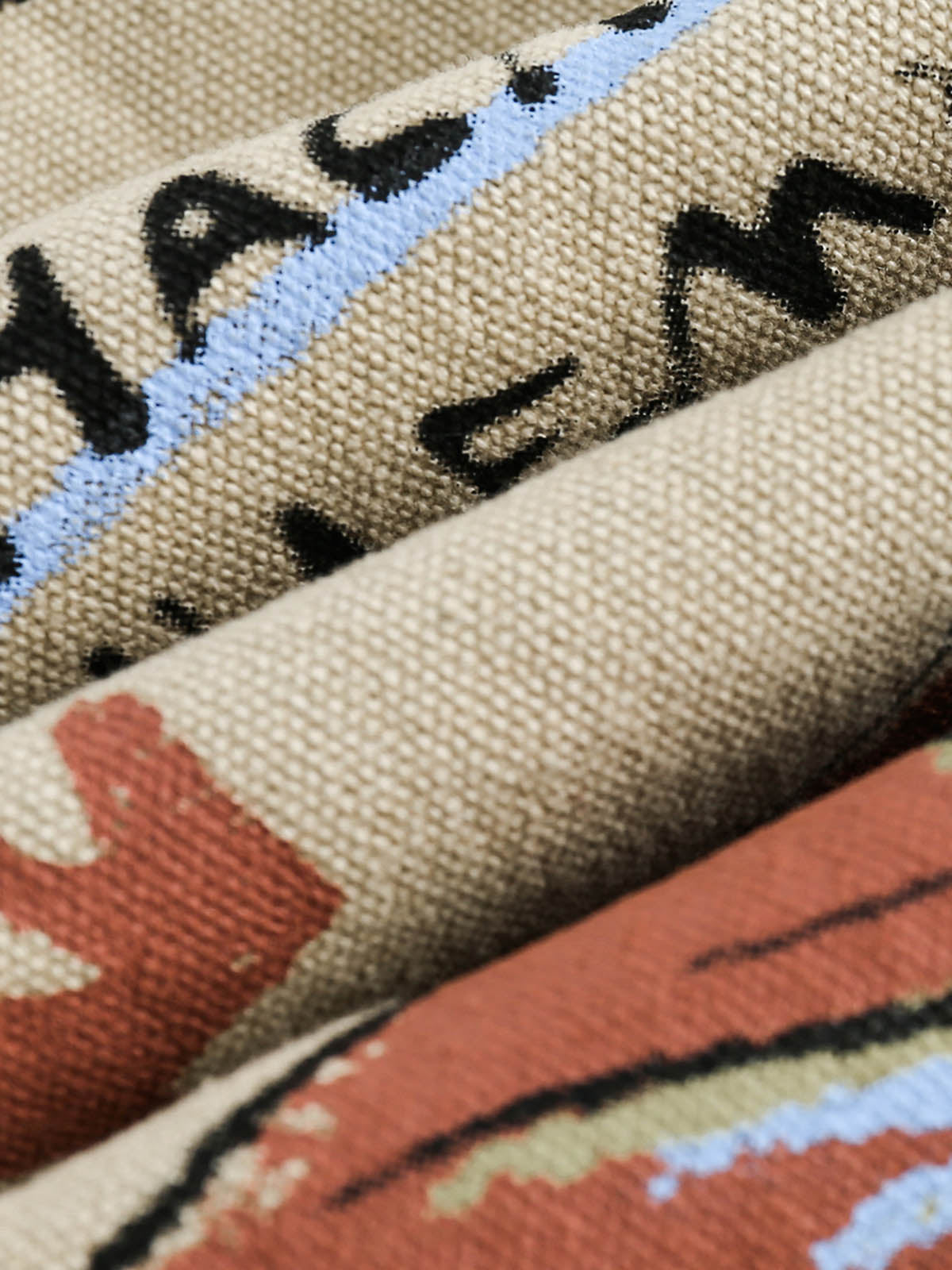 Boutique Mode Paris™ | Veste en denim à revers patchwork graffiti