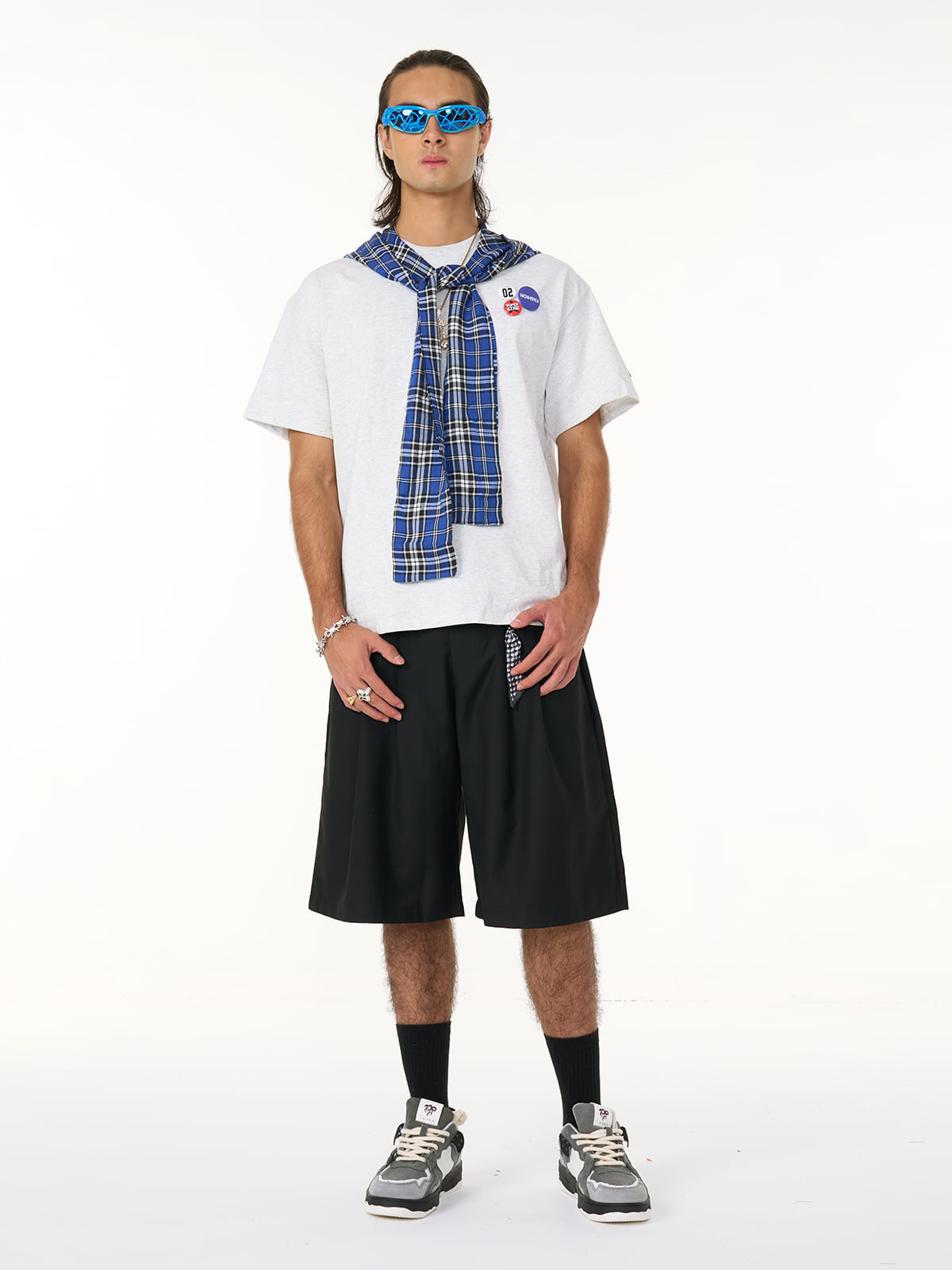 Boutique Mode Paris™ | T- shirt à capuche et cape à carreaux avec badge