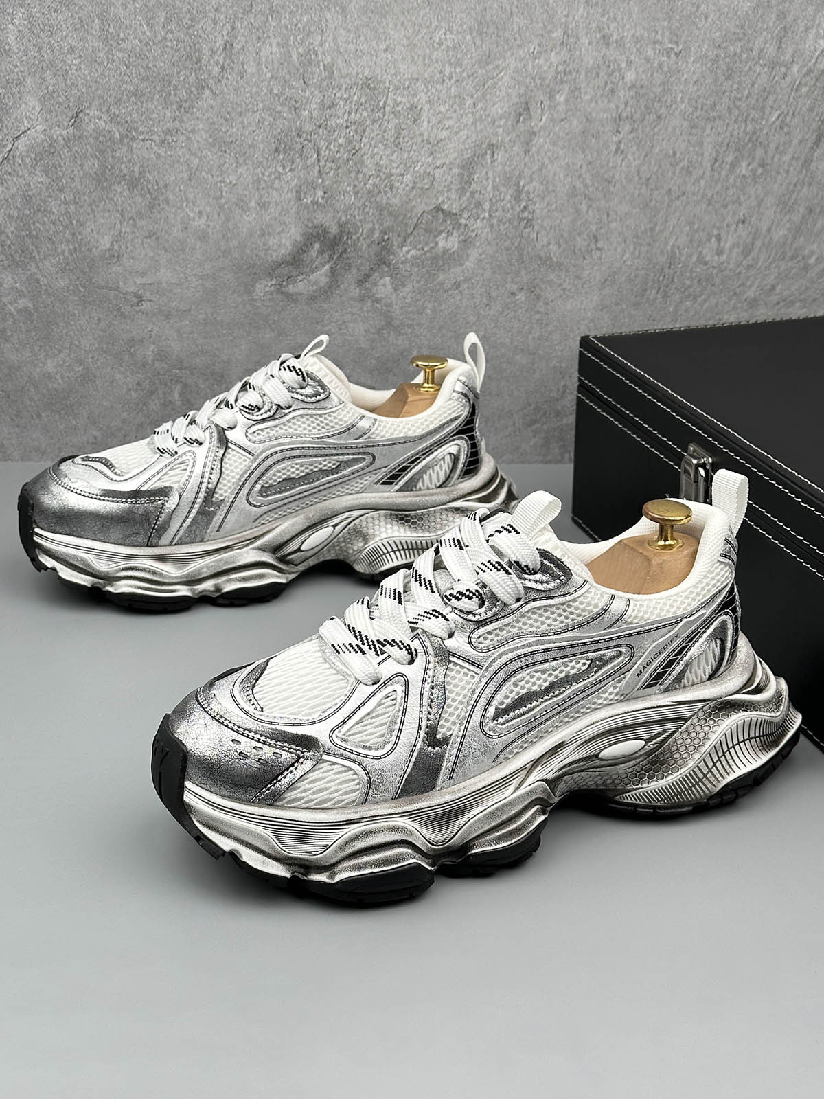 Boutique Mode Paris™ | Baskets de course à semelle épaisse