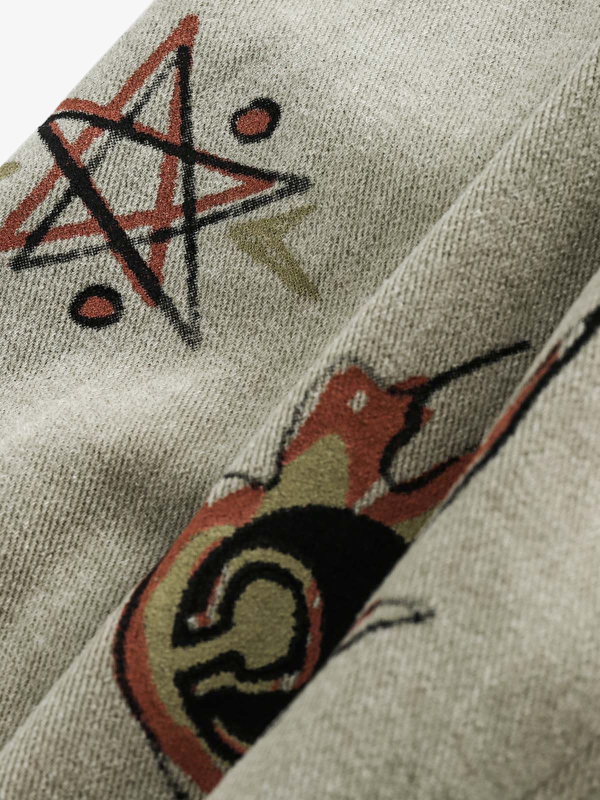 Boutique Mode Paris™ | Veste en denim à revers patchwork graffiti