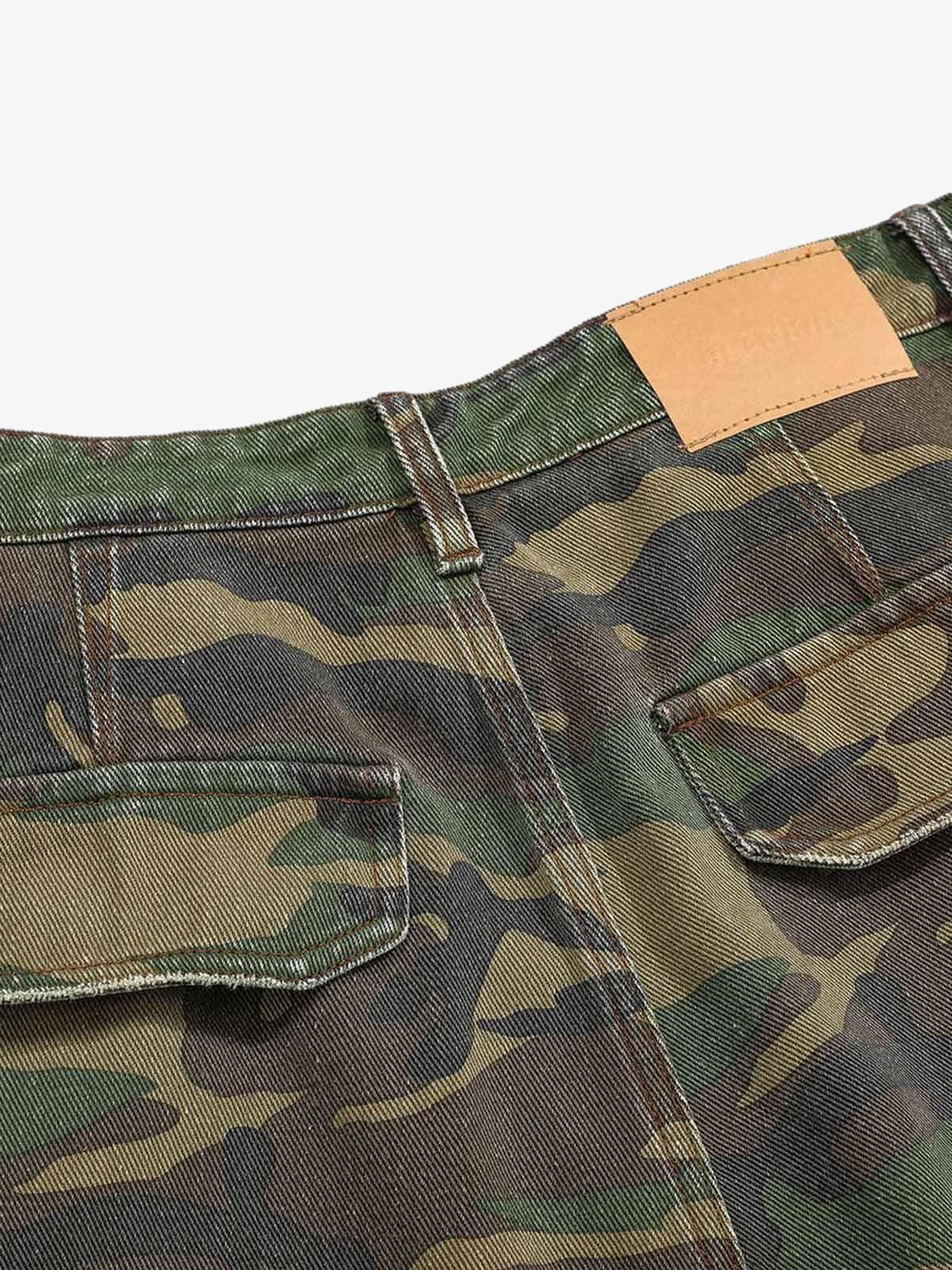 Boutique Mode Paris™ | Pantalon cargo évasé déchiré camouflage