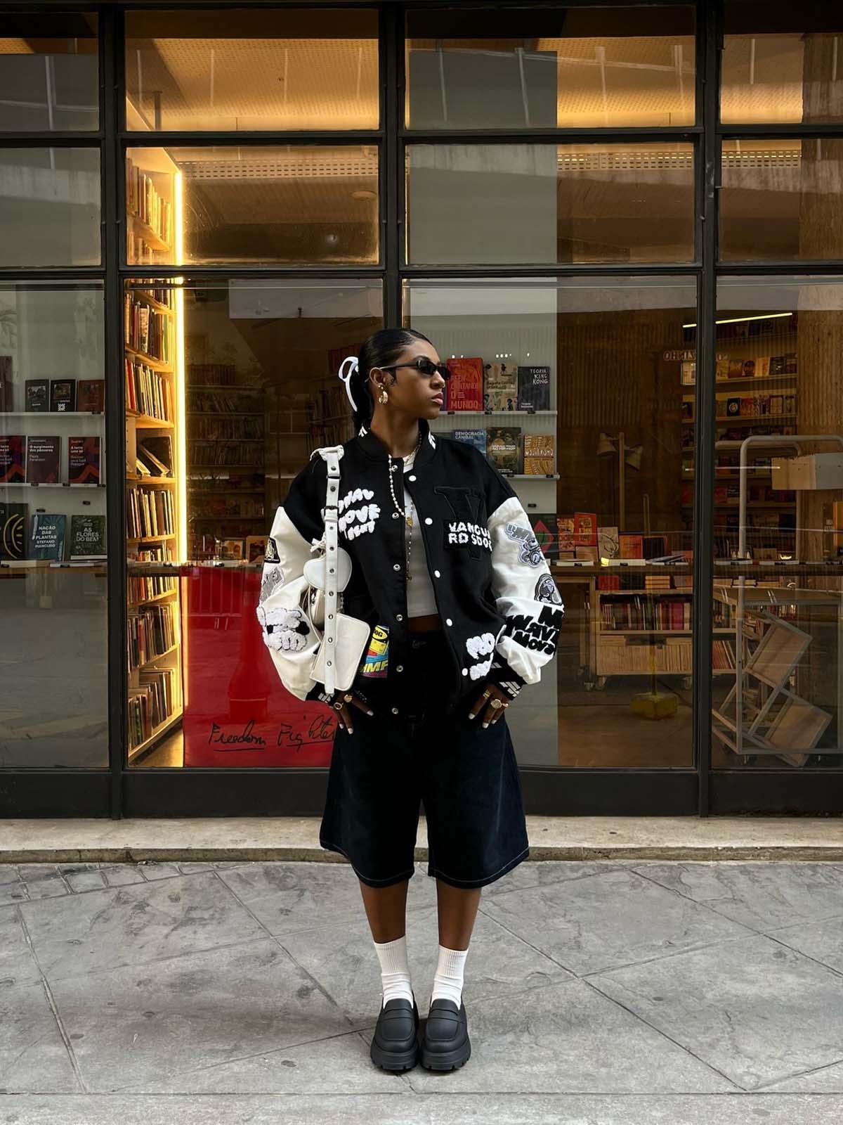 Boutique Mode Paris™ | Sweat-shirt hip-hop rose en molleton brodé